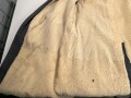 Luftwaffe, schwerer, gefütterter  Wintermantel für Mannschaften. Kammerstück in gutem Zustand. Interessante Variante mit aufgesetztem Leder