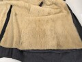 Luftwaffe, schwerer, gefütterter  Wintermantel für Mannschaften. Kammerstück in gutem Zustand. Interessante Variante mit aufgesetztem Leder