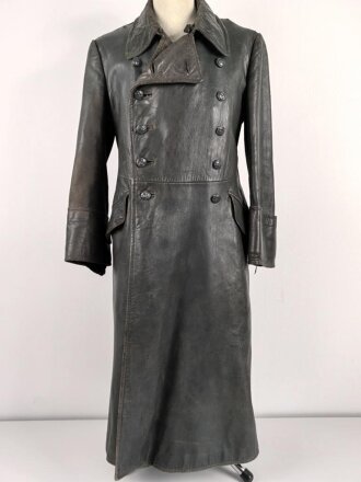 Ledermantel für Offiziere des Heeres. Stark...