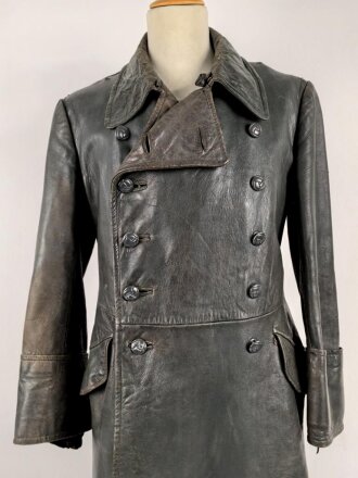 Ledermantel für Offiziere des Heeres. Stark...