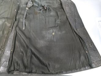 Ledermantel für Offiziere des Heeres. Stark getragenes Stück, ungereinigt, Leder weich