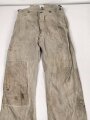 Heer, Drillichhose rohweiss, stark getragenes und repariertes Kammerstück von 1937