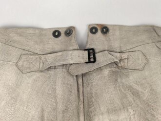 Heer, Drillichhose rohweiss, stark getragenes Stück, der Kammerstempel verwaschen