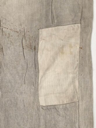 Heer, Drillichhose rohweiss, stark getragenes Stück, der Kammerstempel verwaschen