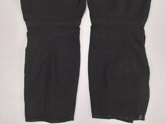 NSKK, schwarze Stiefelhose aus Cord. Leicht getragenes Stück in gutem Zustand, mit RZM Etikett