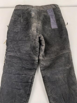 Luftwaffe, gefütterte Winterhose für fliegendes Personal. Alle Reissverschlüsse gängig, leider die aufgesetzten Taschen entfernt