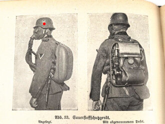 H. Dv. 59 "Unterrichtsbuch für Sanitäts-Unteroffiziere und Mannschaften" datiert 1939, 430 Seiten, DIN A5, stark gebraucht mit Stempel des Truppenarzt dei der Flakkaserne Mannheim-Käfertal 1941