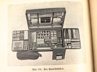 H. Dv. 59 "Unterrichtsbuch für Sanitäts-Unteroffiziere und Mannschaften" datiert 1939, 430 Seiten, DIN A5, stark gebraucht mit Stempel des Truppenarzt dei der Flakkaserne Mannheim-Käfertal 1941