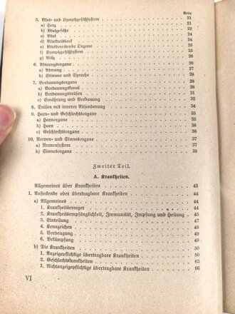 H. Dv. 59 "Unterrichtsbuch für Sanitäts-Unteroffiziere und Mannschaften" datiert 1939, 430 Seiten, DIN A5, stark gebraucht mit Stempel des Truppenarzt dei der Flakkaserne Mannheim-Käfertal 1941