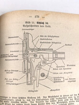 "Der Dienstunterricht im Heere, Ausgabe für den Gewehr und M.G.- Schützen" datiert 1937, 288 Seiten, stark gebraucht, Einband verstärkt und neue Rückseite