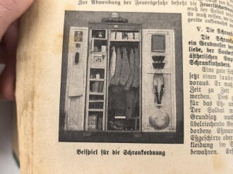 "Der Dienstunterricht im Heere, Ausgabe für den Gewehr und M.G.- Schützen" datiert 1937, 288 Seiten, stark gebraucht, Einband verstärkt und neue Rückseite