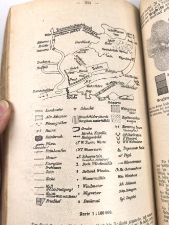 "Der Dienstunterricht im Heere, Ausgabe für den Gewehr und M.G.- Schützen" datiert 1937, 288 Seiten, stark gebraucht, Einband verstärkt und neue Rückseite