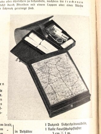 Ausbildungsvorschrift der Hitler-Jugend - Der Gesundheitsdienst der Hitler-Jugend" , datiert 1939, 182 Seiten, DIN A5, stark gebraucht