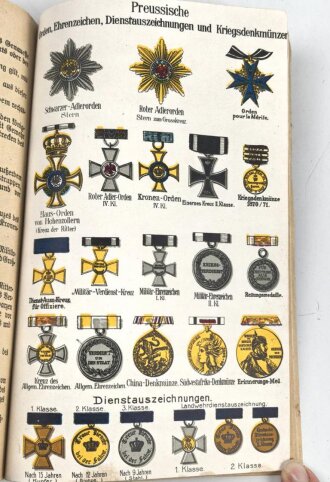 "Dienstunterricht des badischen Infanteristen - Ein Leitfaden für den Unterricht der Mannschaften" datiert 1915, 270 Seiten, DIN A5, stark gebraucht, Einband fehlt