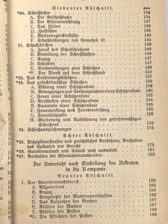 "Dienstunterricht des badischen Infanteristen - Ein Leitfaden für den Unterricht der Mannschaften" datiert 1915, 270 Seiten, DIN A5, stark gebraucht, Einband fehlt