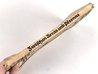 "Zwischen Arras und Peronne - Herausgegeben von einem deutshcen Reservekorps" datiert 1916, 184 Seiten, DIN A5, stark gebraucht