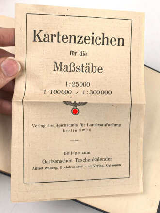 "Oertzenscher Taschenkalender für die Offiziere des Heeres" 1068 Seiten, datiert 1941, DIN A6