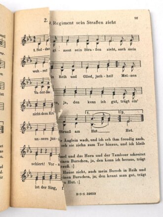 "Das neue Soldatenliederbuch" Textbuch mit Melodien, 80 Seiten, DIN A6, viele Seiten rausgerissen, die ersten Seiten fehlen