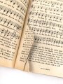 "Das neue Soldatenliederbuch" Textbuch mit Melodien, 80 Seiten, DIN A6, viele Seiten rausgerissen, die ersten Seiten fehlen