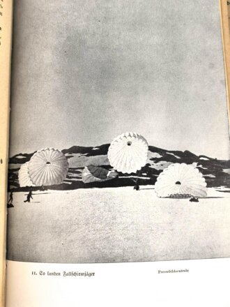 "Narvik - Sieg des Glaubens" datiert 1941, 174 Seiten, DIN A5, stark gebraucht