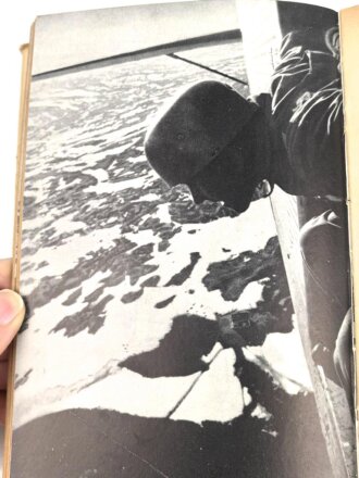 "Narvik - Sieg des Glaubens" datiert 1941, 174 Seiten, DIN A5, stark gebraucht