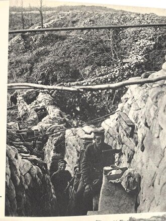 "Eine ganze Welt gegen uns"  Eine geschichte des  Weltkriegs in Bildern, datiert 1934, über DIN A4, gebraucht