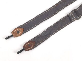 Luftwaffe Trageriemen für einen Brotbeutel, getragenes Stück, die Metallteile schwarz überlackiert