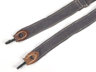 Luftwaffe Trageriemen für einen Brotbeutel, getragenes Stück, die Metallteile schwarz überlackiert