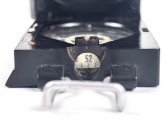 Marschlompass aus schwarzer Pressmasse, Hersteller GKS.