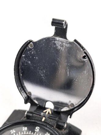 Marschlompass Wehrmacht aus schwarzer Pressmasse, ohne Bezeichnung