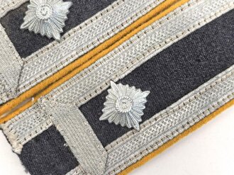 Luftwaffe, Paar Schulterklappen für einen Feldwebel...