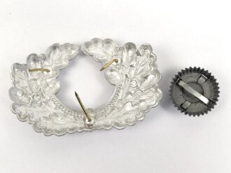 Eichenlaubkranz und Kokarde für eine Schirmmütze des Heeres