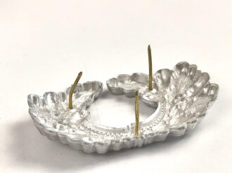 Eichenlaubkranz für eine Schirmmütze des Heeres. Aluminium, ungebraucht. Sie erhalten ein ( 1 ) Stück