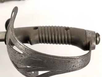 Preussen, Kavalleriedegen KD89, gereinigtes Kammerstück von Weyersberg, Solingen. Die Griffschrauben fehlen