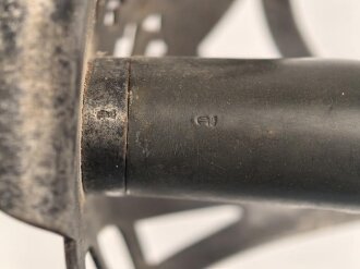 Preussen, Kavalleriedegen KD89, gereinigtes Kammerstück von Weyersberg, Solingen. Die Griffschrauben fehlen