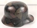 1. Weltkrieg, Stahlhelm Modell 1916. Die Glocke Original, der Rest neuzeitlich ergänzt, die lackierung ebenfalls neuzeitlich