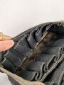 Tasche für Signalpatronen zur Leuchtpistole 42 der Wehrmacht. Getragenes Stück in gutem Gesamtzustand, blaues Webleinen