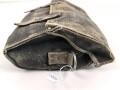 Tasche für Signalpatronen zur Leuchtpistole 42 der Wehrmacht. Getragenes Stück in gutem Gesamtzustand, blaues Webleinen