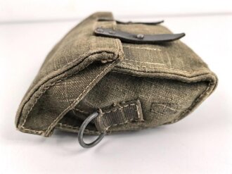 Tasche für Signalpatronen zur Leuchtpistole 42 der Wehrmacht. Getragenes Stück in gutem Gesamtzustand