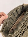 Tasche für Signalpatronen zur Leuchtpistole 42 der Wehrmacht. Getragenes Stück in gutem Gesamtzustand