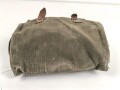 Tasche für Signalpatronen zur Leuchtpistole 42 der Wehrmacht. Stark getragenes Stück.