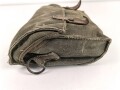 Tasche für Signalpatronen zur Leuchtpistole 42 der Wehrmacht. Stark getragenes Stück.