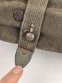 Tasche für Signalpatronen zur Leuchtpistole 42 der Wehrmacht. Stark getragenes Stück.
