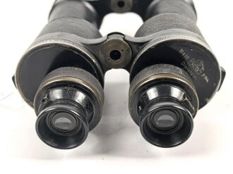 Dienstglas 10 x 50 der Wehrmacht. Unter deutscher Besatzung gefertigt von Huet Paris. Klare Durchsicht, Strichplatte rechts deutlich. Selten