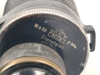 Dienstglas 10 x 50 der Wehrmacht. Unter deutscher Besatzung gefertigt von Huet Paris. Klare Durchsicht, Strichplatte rechts deutlich. Selten