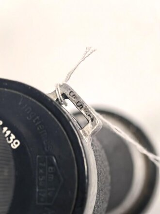 Frankreich , Dienstglas 7 x 50 "Modele 1933 Type 1". Hersteller Huet Paris. Klare Durchsicht, Strichplatte deutlich rechts oben . Guter Gesamtzustand