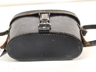 Doppelfernrohr 6 x 30 mit mir unbekanntem Herstellerlogo. Klare Durchsicht, Strichplatte deutlich. Guter Gesamtzustand, in zugehörigem Köcher, dieser "LPN" markiert.