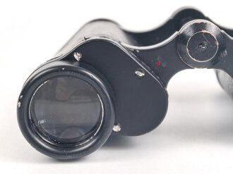 Dienstglas 6 x 30 der Wehrmacht. Hersteller Carl Zeiss Jena " Dienstglas" entfernt, neu beledert und lackiert. Gute Durchsicht, Strichplatte deutlich