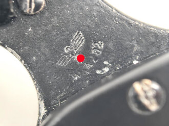 Dienstglas 6 x 30 der Wehrmacht. Hersteller Carl Zeiss Jena " Dienstglas" entfernt, neu beledert und lackiert. Gute Durchsicht, Strichplatte deutlich