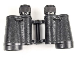 Dienstglas 6 x 30 der Wehrmacht. Hersteller Carl Zeiss Jena " Dienstglas" entfernt, neu beledert und lackiert. Gute Durchsicht, Strichplatte deutlich
